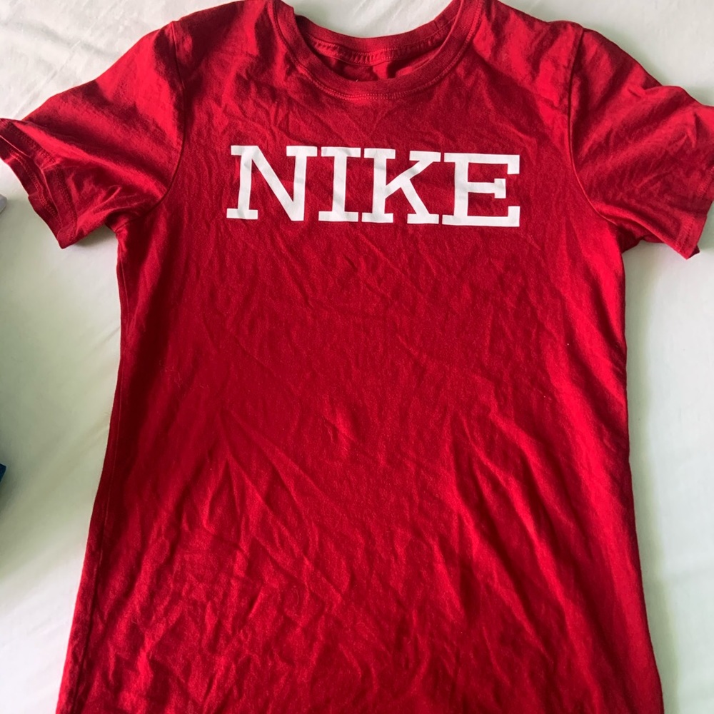 Women’s Nike t-shirt